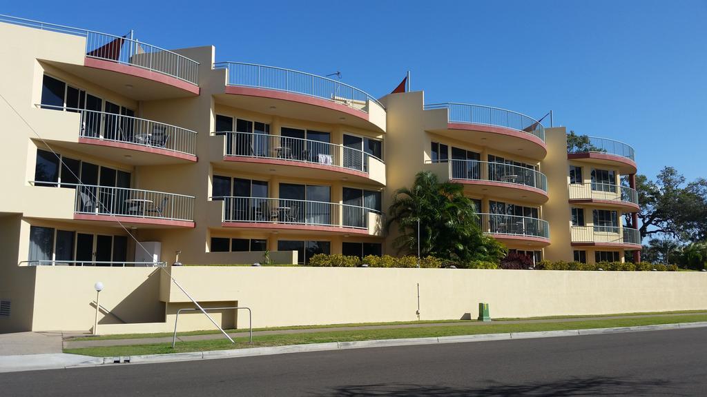 Alexander Beachfront Apartments Hervey Bay Dış mekan fotoğraf