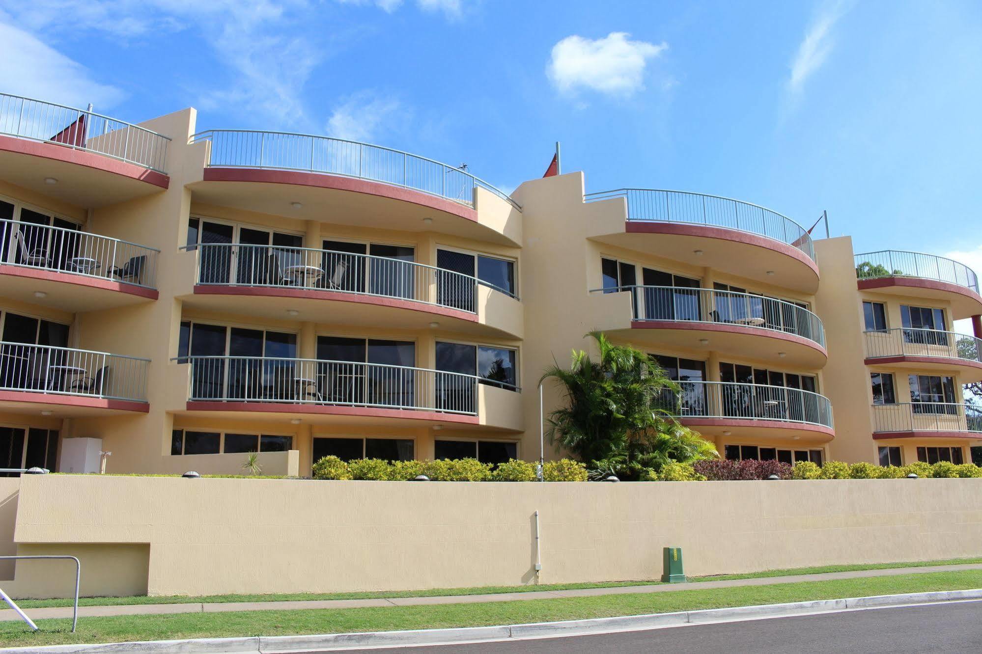 Alexander Beachfront Apartments Hervey Bay Dış mekan fotoğraf
