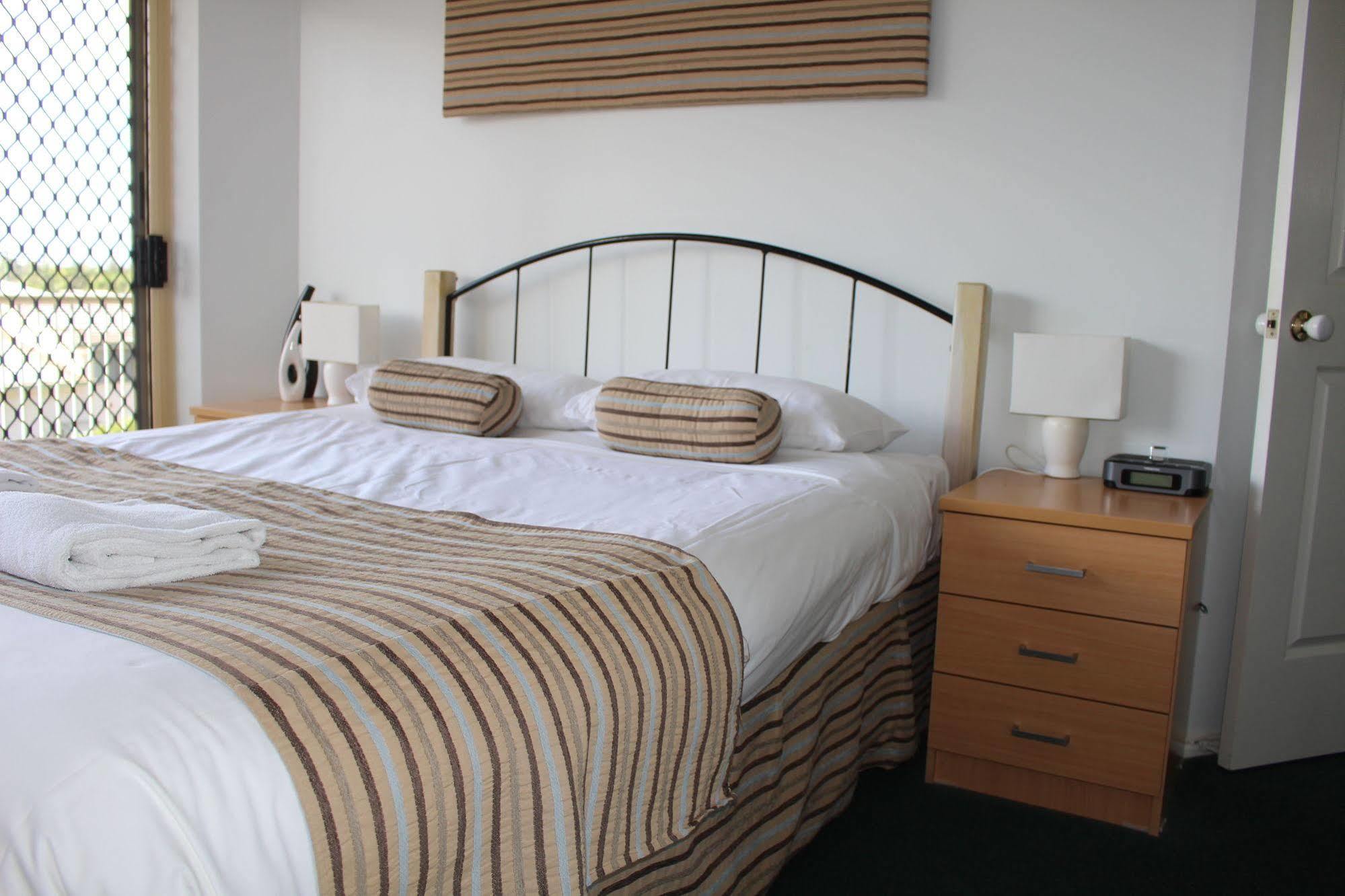 Alexander Beachfront Apartments Hervey Bay Dış mekan fotoğraf