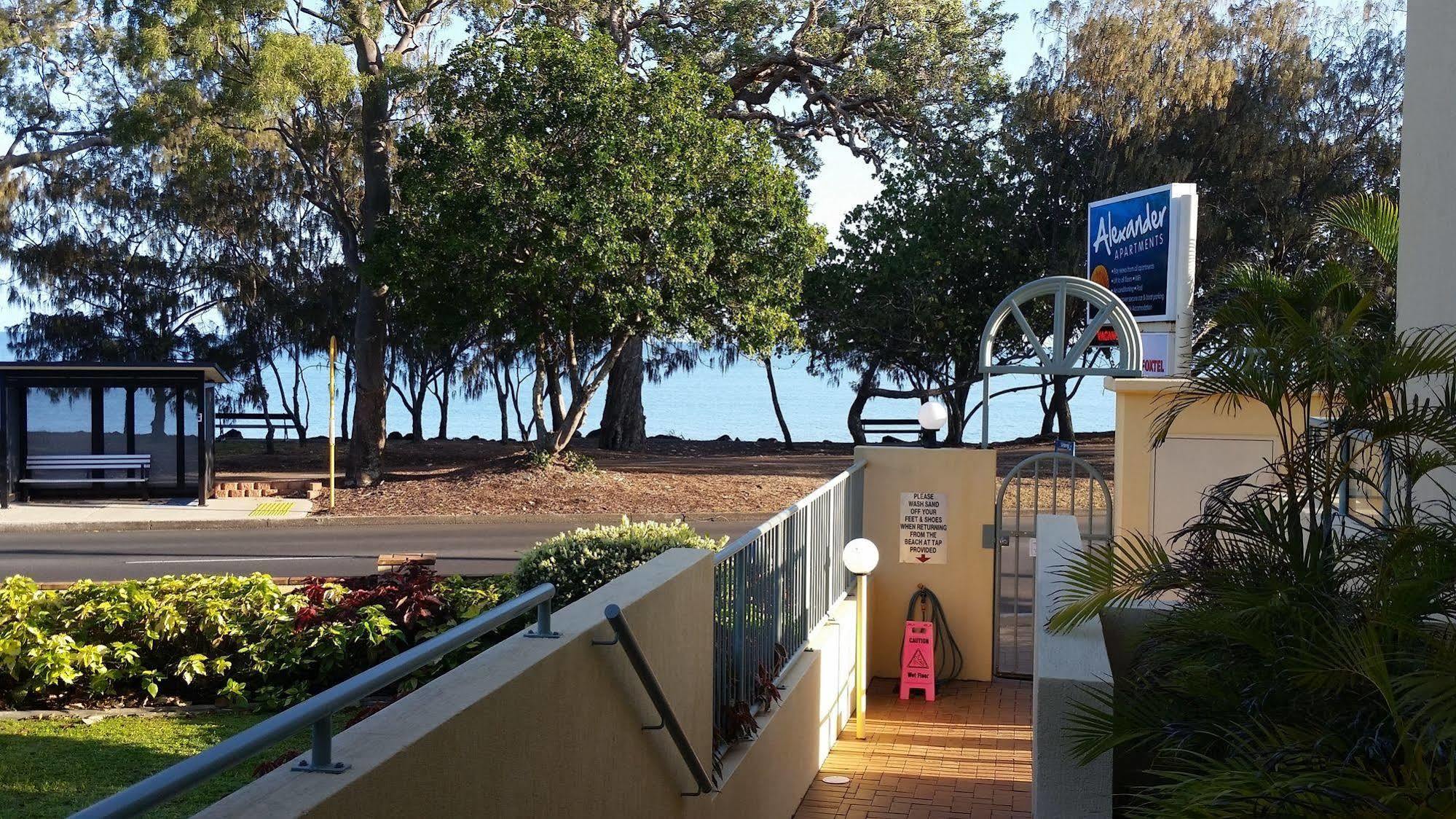 Alexander Beachfront Apartments Hervey Bay Dış mekan fotoğraf