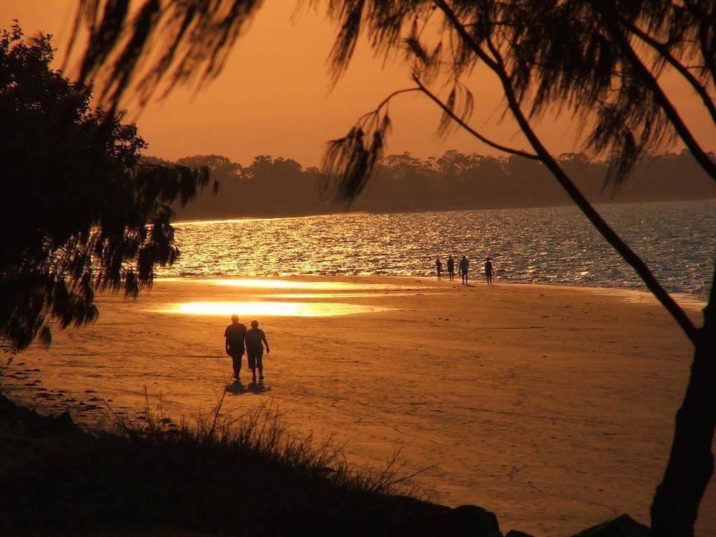 Alexander Beachfront Apartments Hervey Bay Dış mekan fotoğraf