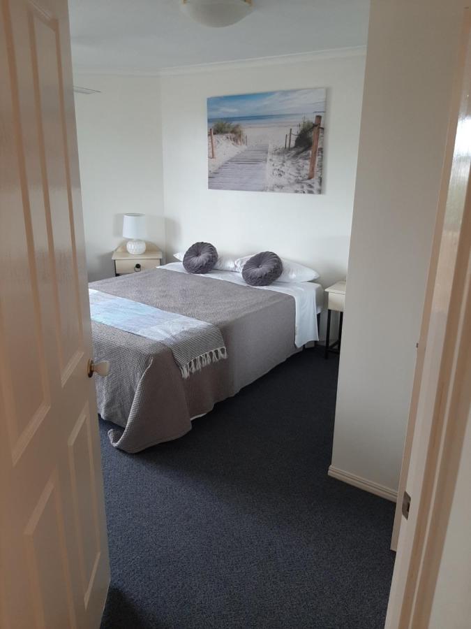 Alexander Beachfront Apartments Hervey Bay Dış mekan fotoğraf