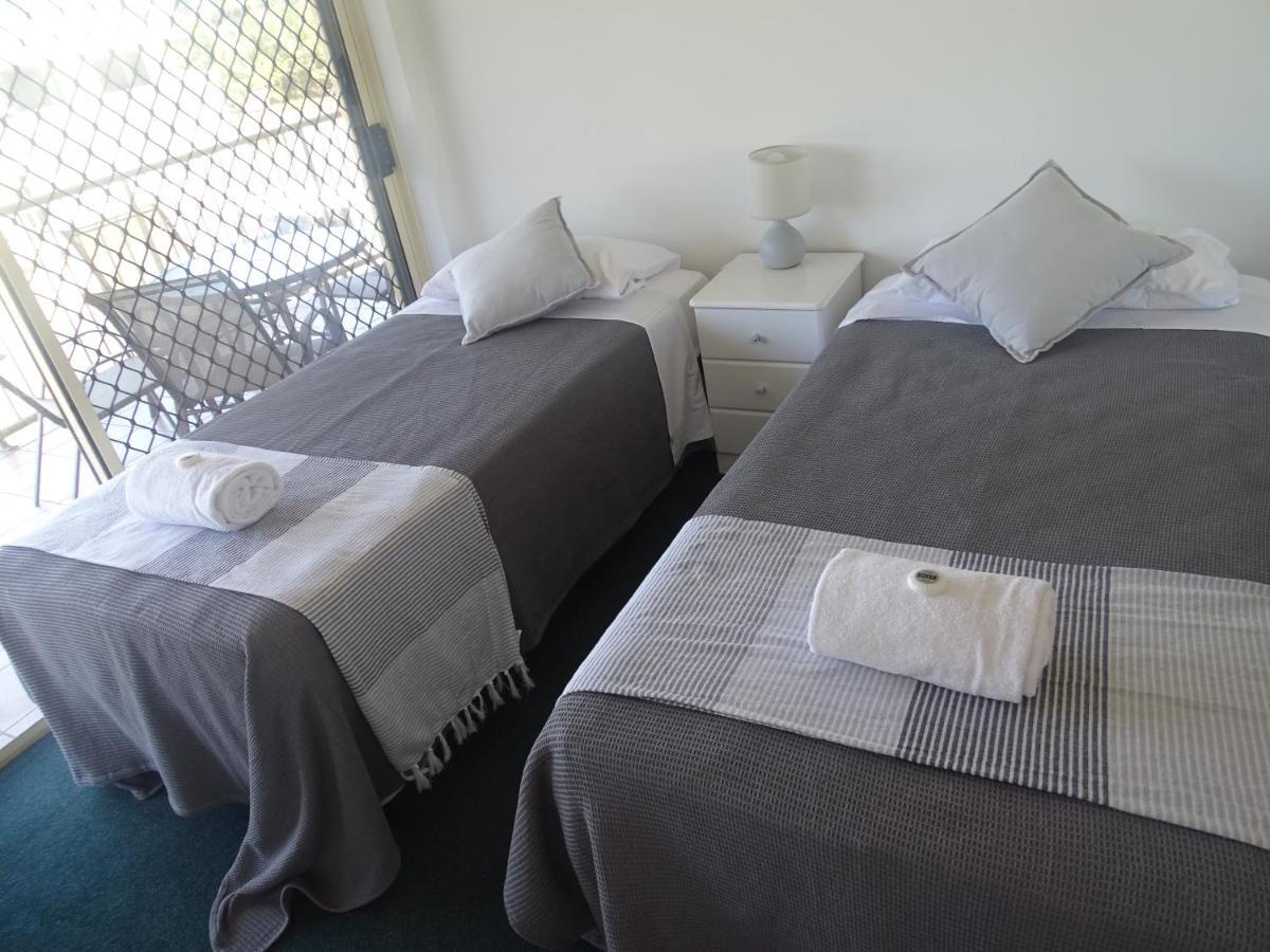 Alexander Beachfront Apartments Hervey Bay Dış mekan fotoğraf