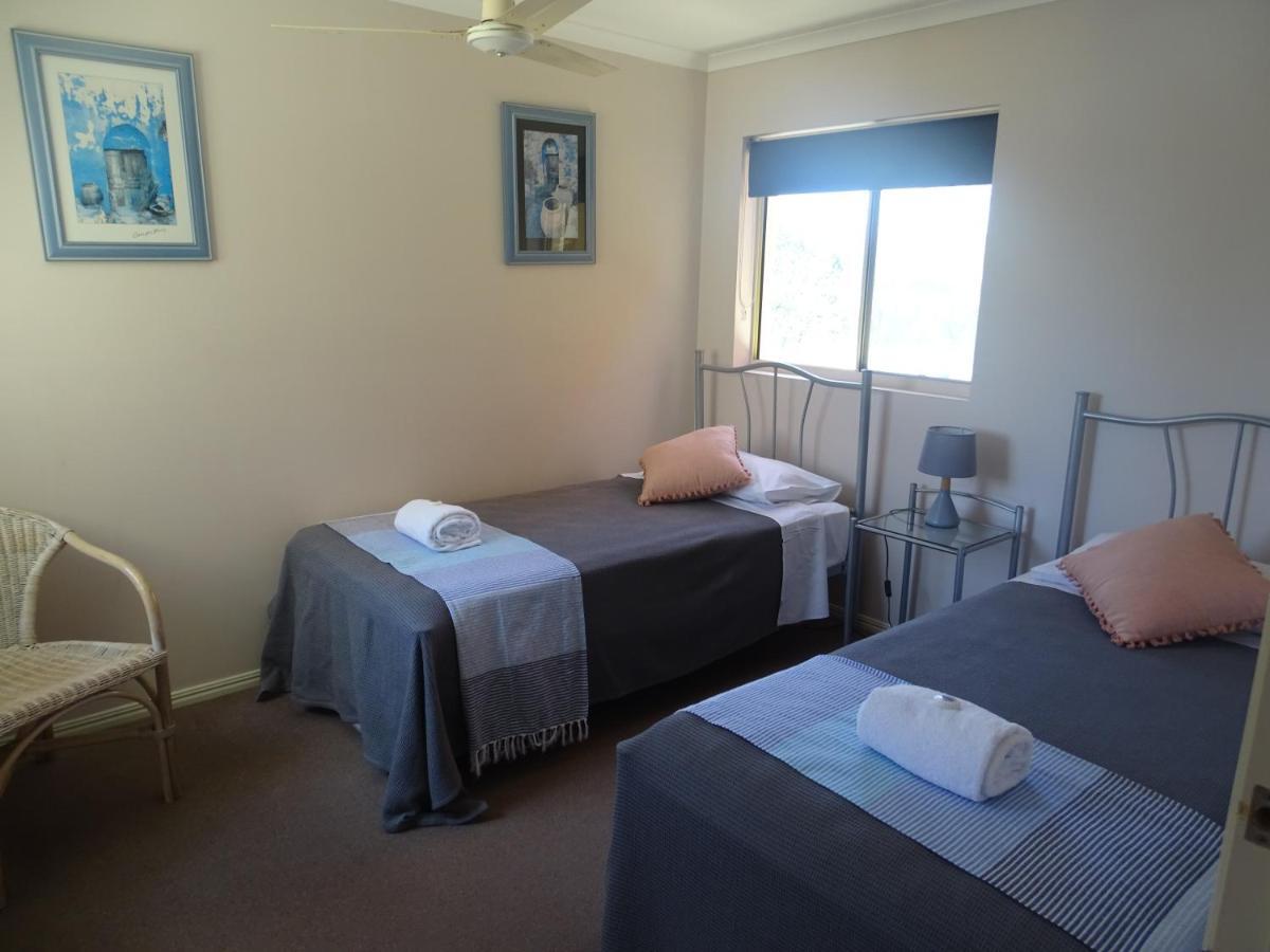 Alexander Beachfront Apartments Hervey Bay Dış mekan fotoğraf
