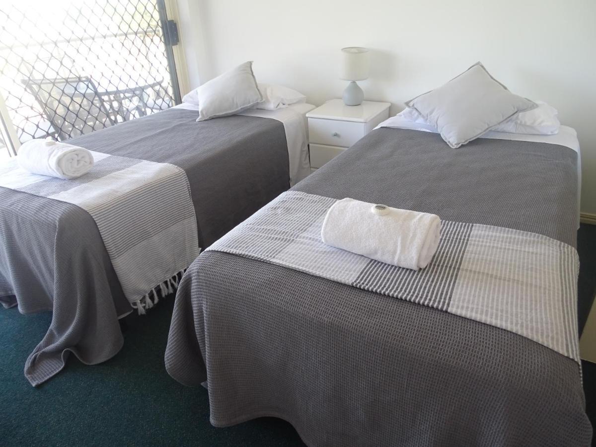Alexander Beachfront Apartments Hervey Bay Dış mekan fotoğraf